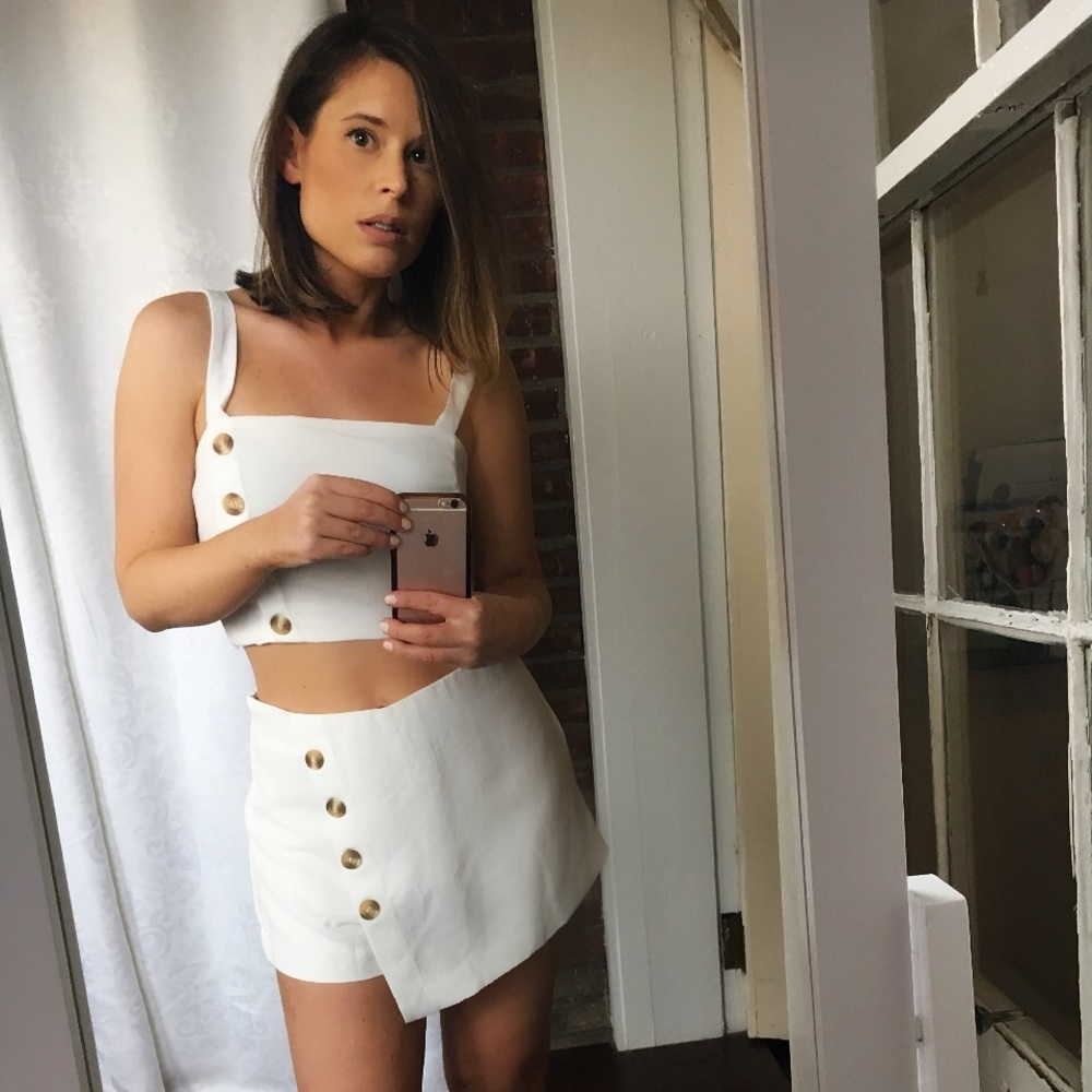 🆕Vera Off White Button Front Crop Top - Picture 8 of 8